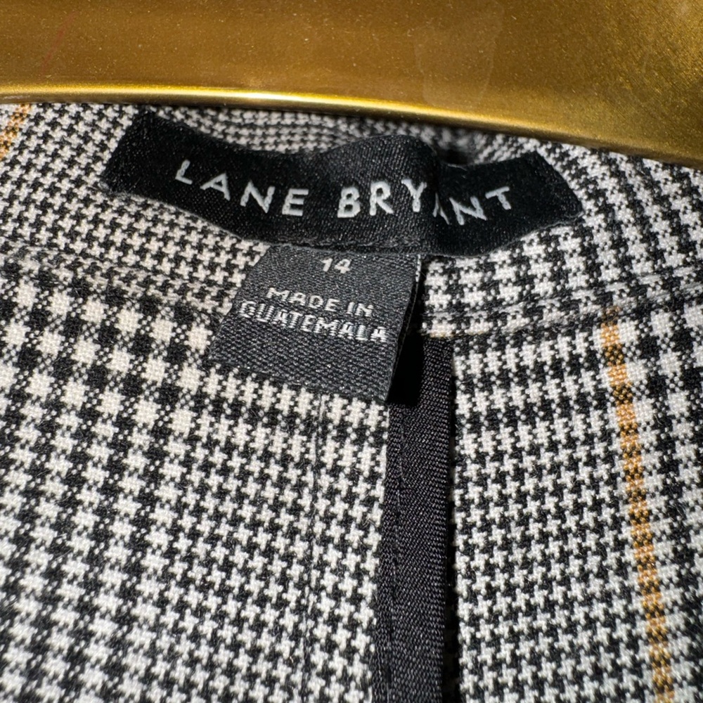🔥2/$25 Lane Bryant Gray Checkered Woman’s Blazer - Picture 2 of 3